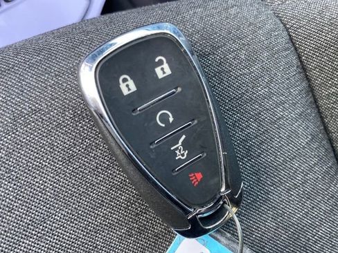 Certified 2024 Chevrolet Equinox LT w/ LPO, Floor Liner Package image 23