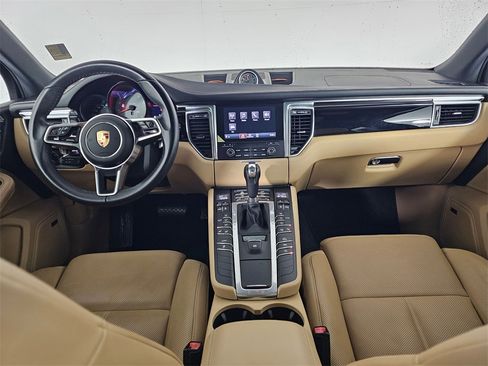 Used 2017 Porsche Macan S image 21
