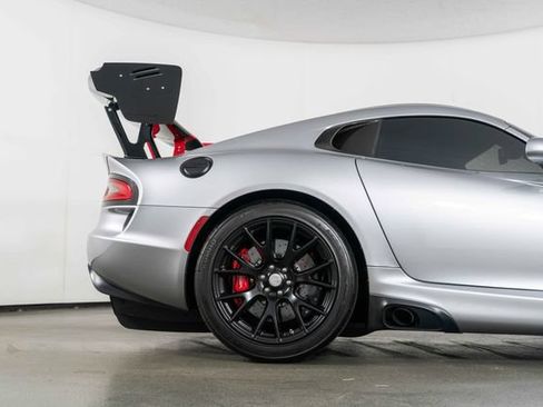 Used 2016 Dodge Viper ACR w/ Extreme Aero Package RWD image 10