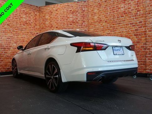 Certified 2022 Nissan Altima 2.5 SR image 5