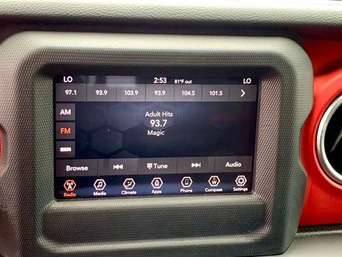 Used 2020 Jeep Gladiator Rubicon AWD/4WD image 33
