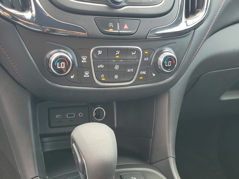 Used 2024 Chevrolet Equinox RS FWD image 27