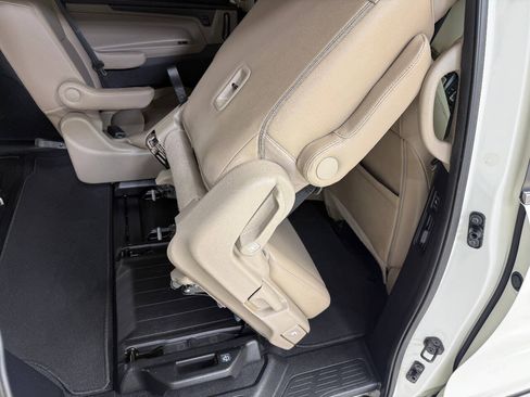 Used 2019 Honda Odyssey EX image 22