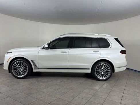 Used 2027 BMW X7 xDrive40i AWD/4WD image 2