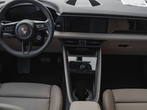 Used 2025 Porsche Macan 4 Electric image 13