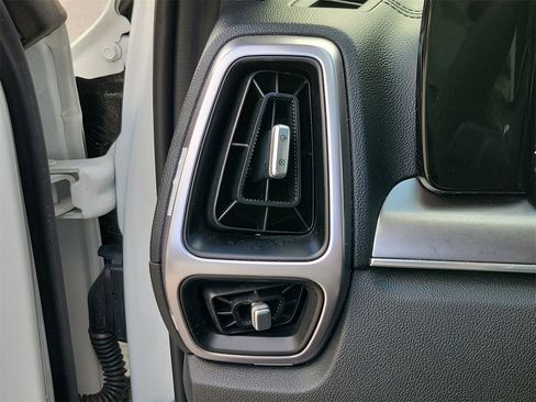 Used 2023 Kia Sorento EX image 33