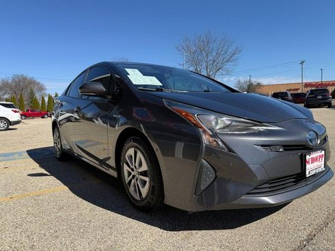 Used 2017 Toyota Prius Four w/ Premium Convenience Package image 6