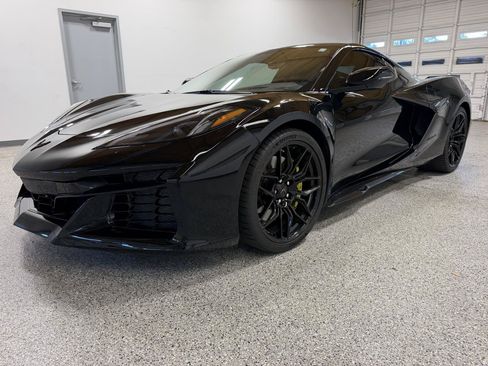 Used 2023 Chevrolet Corvette Z06 w/ Stealth Interior Trim Package RWD image 2