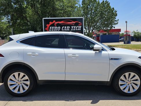 Used 2018 Jaguar E-PACE SE image 7