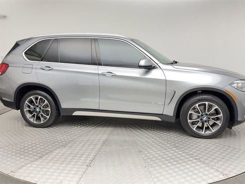 Used 2018 BMW X5 xDrive50i w/ Executive Package image 9
