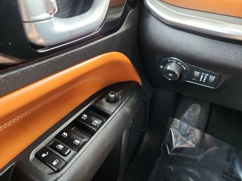 Used 2025 Jeep Compass Limited AWD/4WD image 35