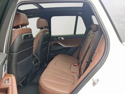 Used 2025 BMW X5 xDrive50e AWD/4WD image 8