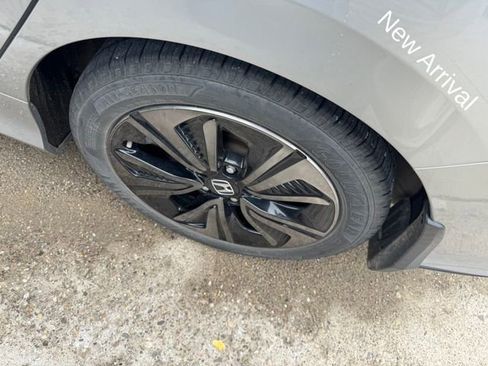 Used 2017 Honda Civic EX image 5
