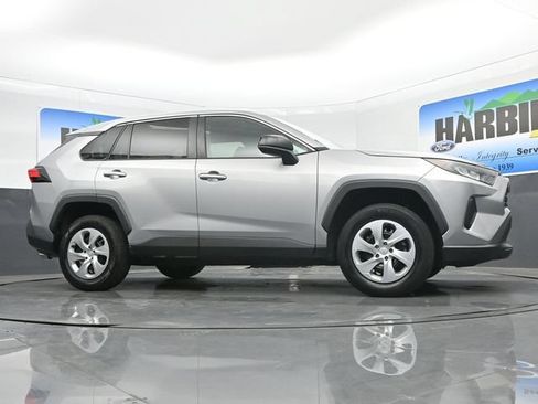 Used 2022 Toyota RAV4 LE FWD image 22