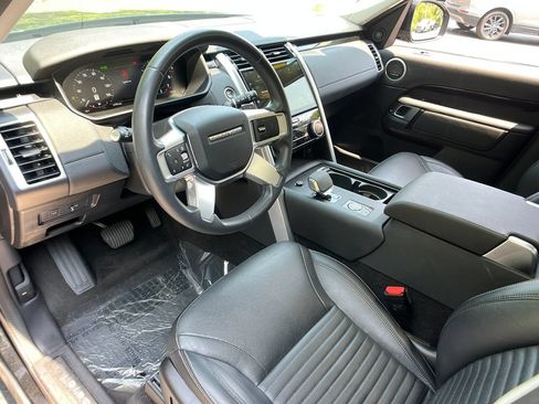Used 2024 Land Rover Discovery S AWD/4WD image 10
