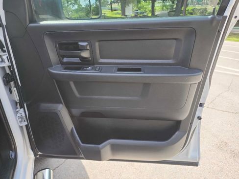 Used 2016 RAM 3500 Tradesman w/ Chrome Appearance Group RWD image 35