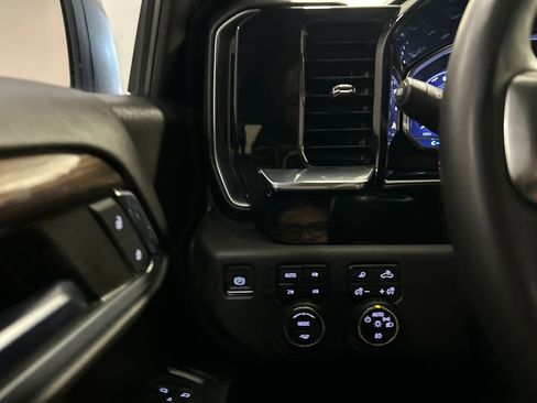 Used 2024 Chevrolet Silverado 1500 LT Trail Boss w/ LT Trail Boss Premium Package image 19