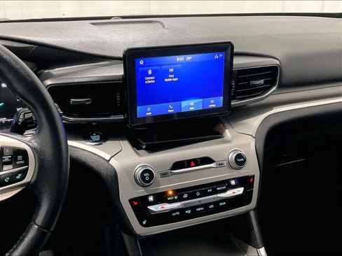 Used 2021 Ford Explorer XLT w/ Equipment Group 202A image 19