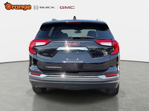 Used 2023 GMC Terrain SLT w/ Tech Package FWD image 4