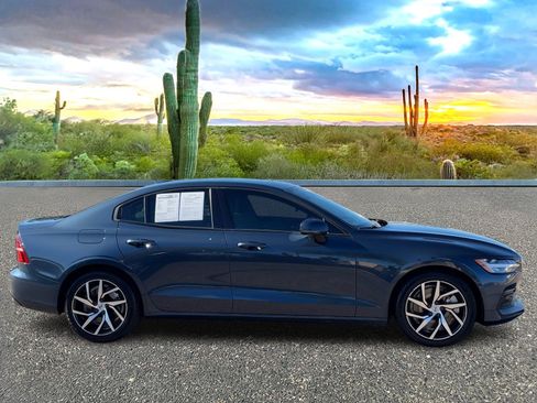 Used 2020 Volvo S60 T6 Momentum image 8