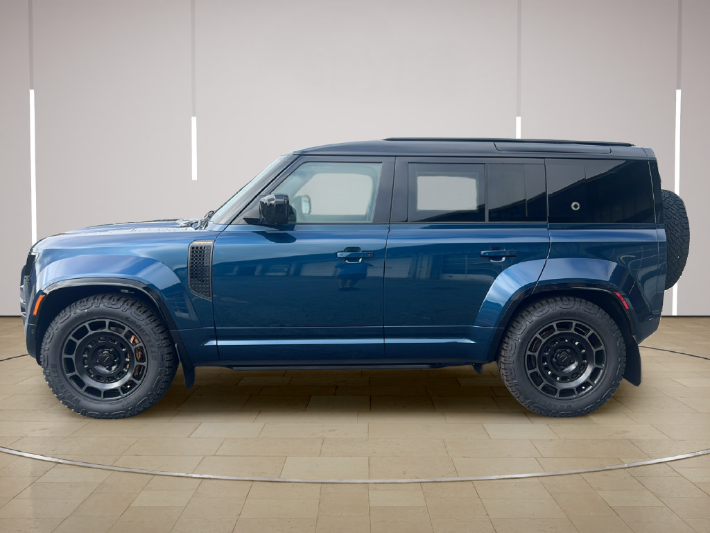 New 2026 Land Rover Defender 110 AWD/4WD image 2