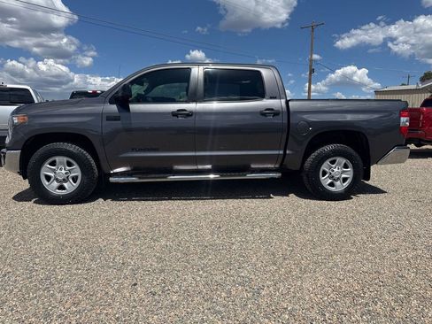 Used 2019 Toyota Tundra SR5 w/ SR5 Upgrade Package AWD/4WD image 4