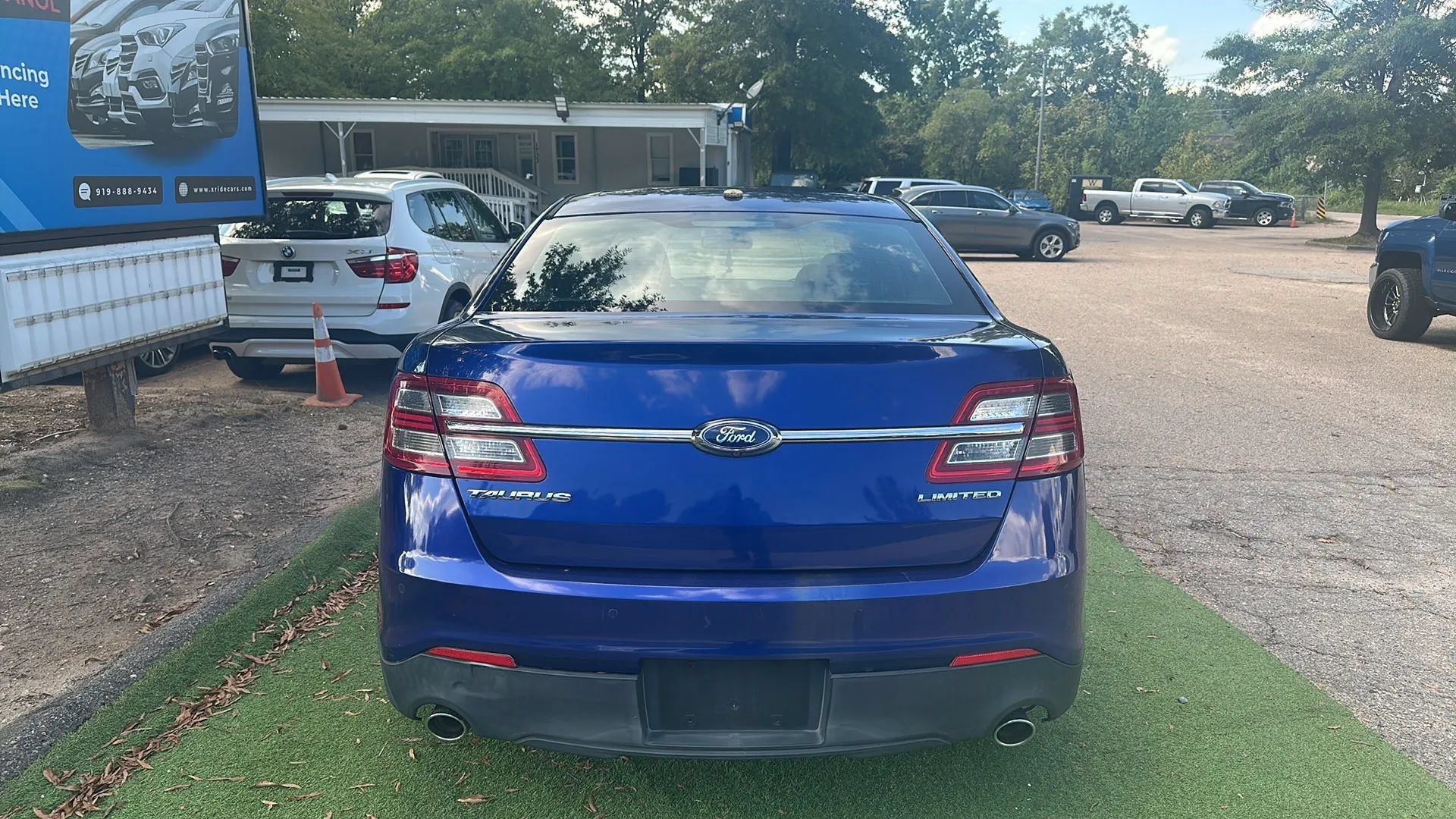Used 2014 Ford Taurus Limited FWD image 5