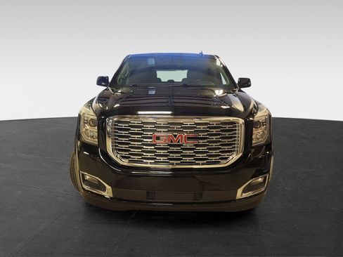Used 2019 GMC Yukon Denali w/ Denali Ultimate Package image 2