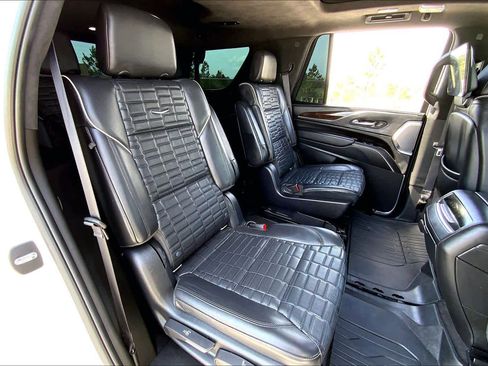 Used 2021 Cadillac Escalade Sport Platinum AWD/4WD image 19