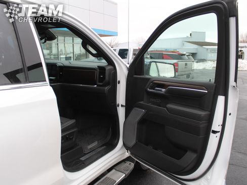 Certified 2024 Chevrolet Silverado 1500 High Country w/ High Country Premium Package image 25