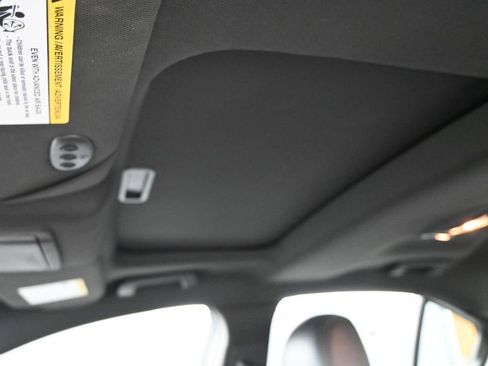 Used 2017 Ford Taurus SHO image 33