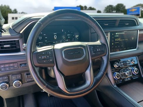 Used 2024 GMC Yukon XL Denali Ultimate w/ LPO, Floor Liner Package AWD/4WD image 9