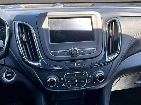 Used 2022 Chevrolet Equinox RS w/ LPO, Floor Liner Package FWD image 7