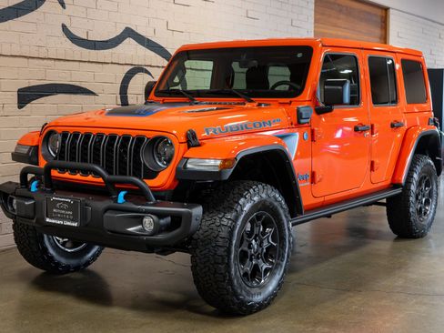 Used 2023 Jeep Wrangler Unlimited Rubicon 4xe AWD/4WD image 11