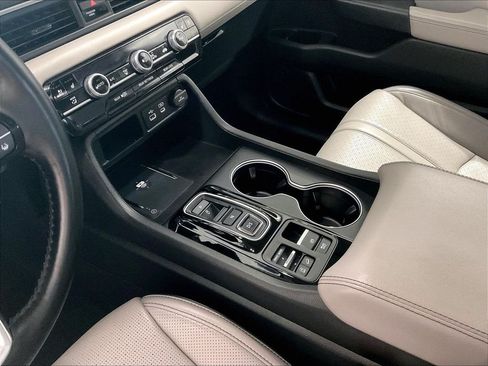 Used 2023 Honda Pilot Elite image 21