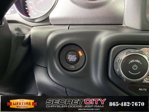 Used 2021 Jeep Gladiator Mojave image 17