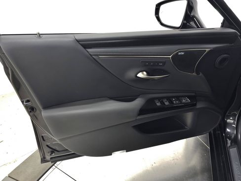 Used 2023 Lexus ES 300h Ultra Luxury w/ Accessory Package (Z2) FWD image 13