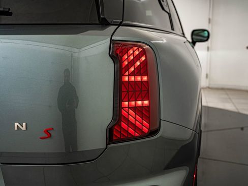 Certified 2025 MINI Cooper Countryman S w/ Comfort Package Max AWD/4WD image 14
