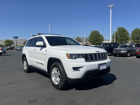 Used 2017 Jeep Grand Cherokee Laredo w/ Quick Order Package 23E AWD/4WD image 7