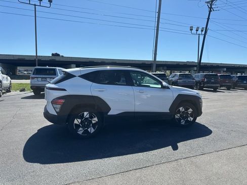 Used 2025 Hyundai Kona SEL image 5