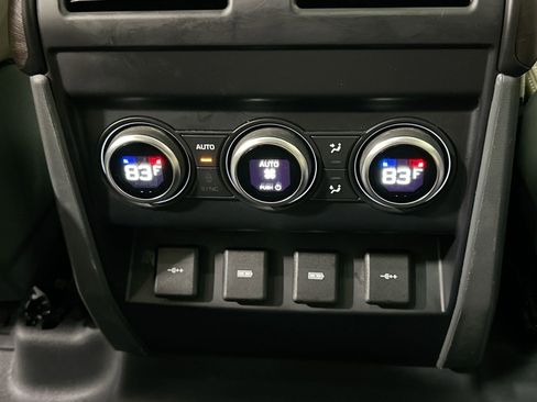 Used 2020 Land Rover Defender 110 HSE image 36