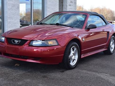 Used 2004 Ford Mustang Convertible image 13