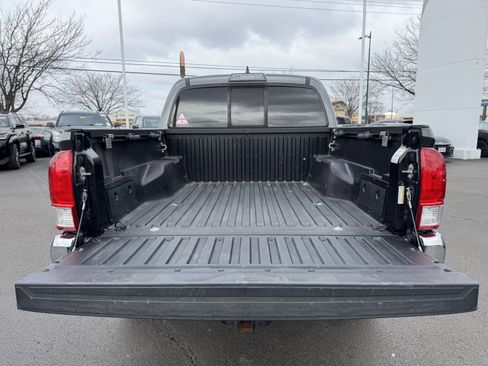 Used 2017 Toyota Tacoma SR5 w/ Tow Package image 14
