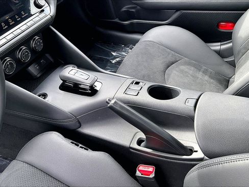 Used 2024 Nissan Z Performance w/ Heritage Edition RWD image 18