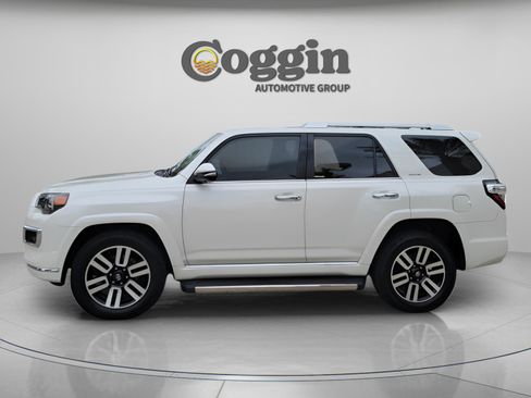 Certified 2023 Toyota 4Runner Limited AWD/4WD image 3