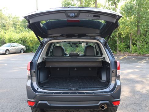 Used 2023 Subaru Forester Limited AWD/4WD image 5
