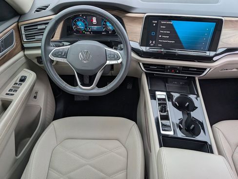 Used 2024 Volkswagen Atlas SE FWD image 10