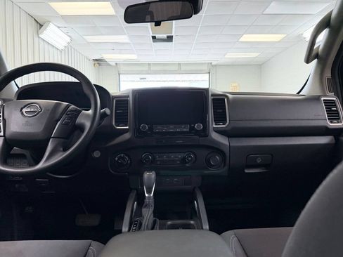 Used 2022 Nissan Frontier SV AWD/4WD image 11