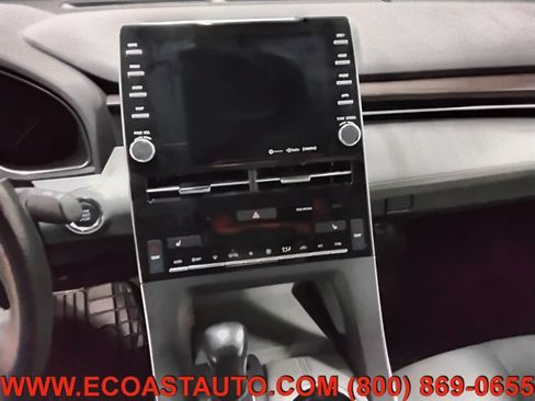 Used 2022 Toyota Avalon XLE FWD image 12