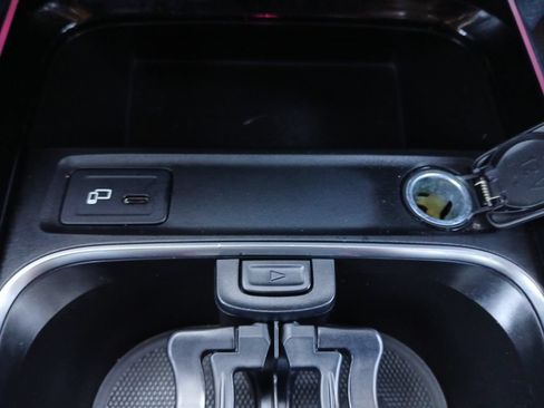 Used 2021 Mercedes-Benz GLB 250 image 6